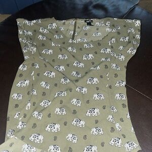 Rue 21 Elephant blouse, Size:M, small zipper in back
